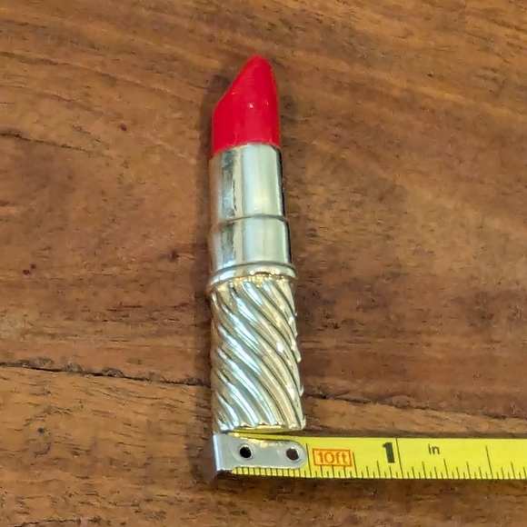 ✨FINAL PRICE✨ Vintage Red Lipstick Pin - Picture 5 of 5